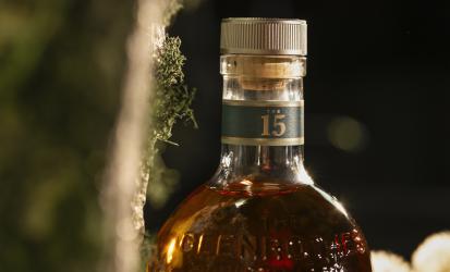 Close up of The Glenrothes 15 bottle neck